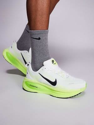 Nike Running Vomero 18 running sneakers