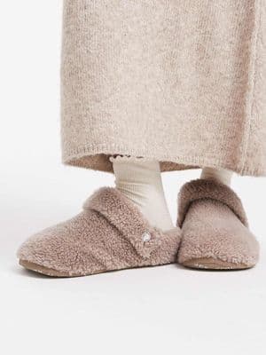 Crocs Unisex Cozzzy fleece slippers