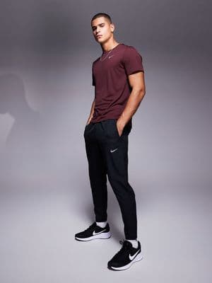 Nike Running Challenger woven sweatpants