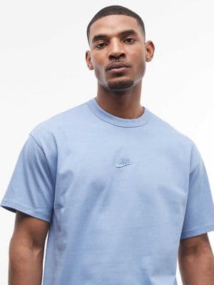 Nike Premium Essentials t-shirt