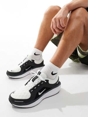 Nike Running Winflo 11 Gore-Tex sneakers