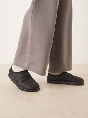 Calvin Klein ripstop puffer slippers