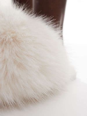 SEQWL Smarties fluffy pom pom slippers