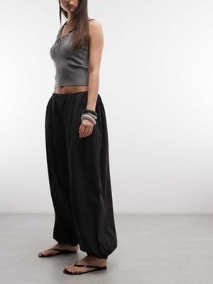 Weekday pleated balloon pants