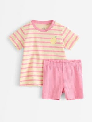 Set with top and cycling shorts