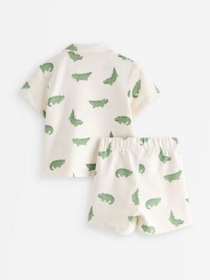 Set with shirt and shorts